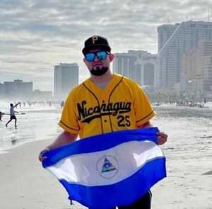 Meet your Posher, Maxwell isaac